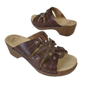 Dansko Leather Shock-Absorbing Serena Sandals -‎ Brown - Size 41.  EUC
